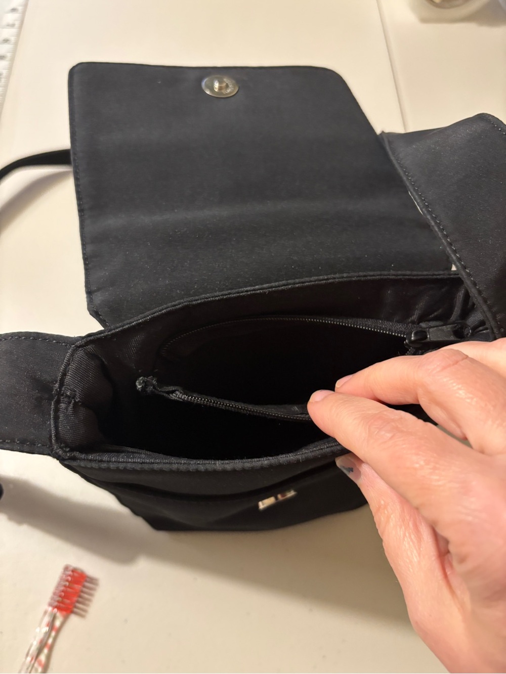 HOBO Black Compact Crossbody Bag Nylon Medium Organizer 90s Minimalist Travel - Picture 12 of 16